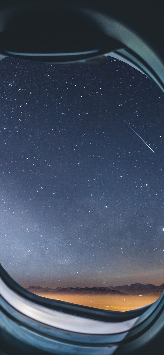飞机模拟器航路规划界面截图，地图上以细线连接多个航路点，右侧列出航路点的坐标与建议巡航高度